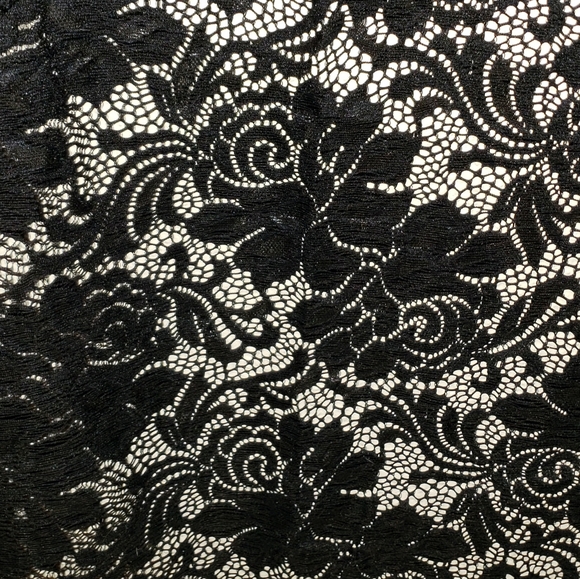 Torrid NWT Black Lace Wrap Skirt, size 3 - Picture 3 of 6